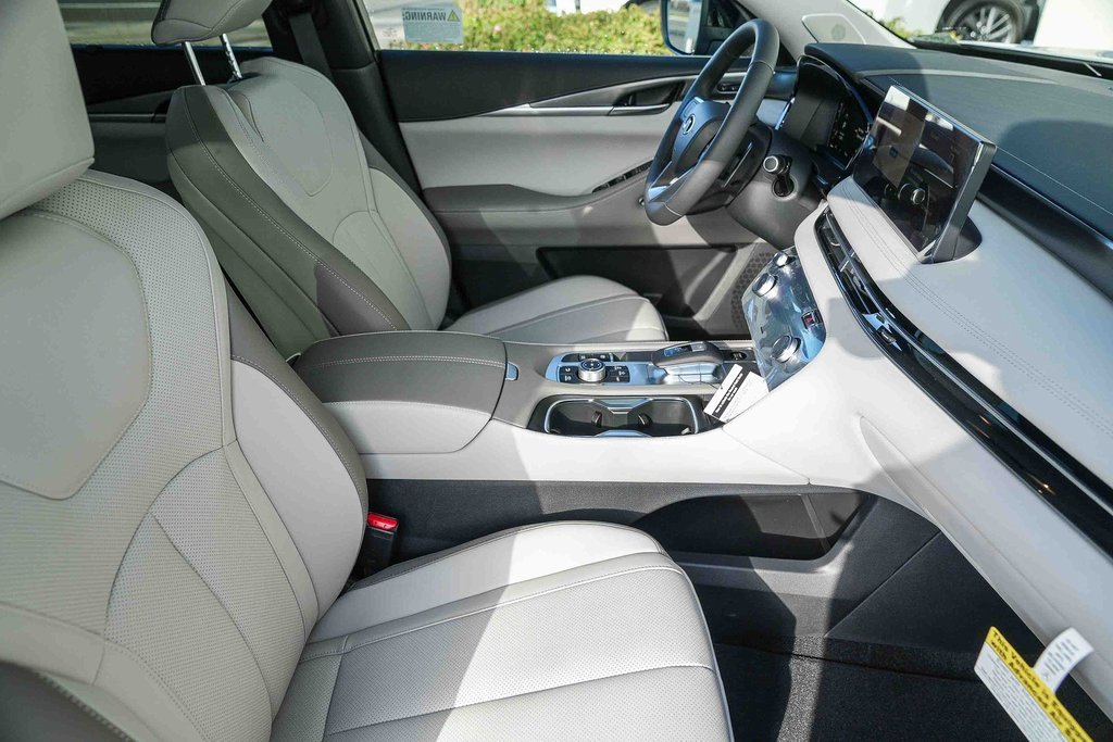 New 2026 INFINITI QX60 Luxe w/ Cargo Package image 15