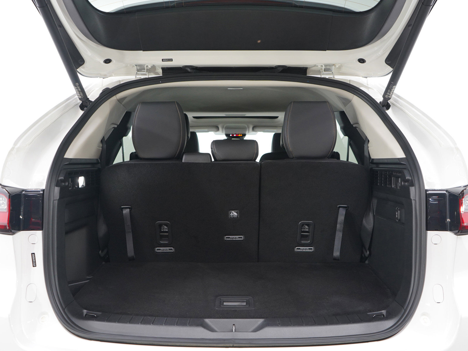 Certified 2024 MAZDA CX-90 Plug-In Hybrid w/ Preferred image 18