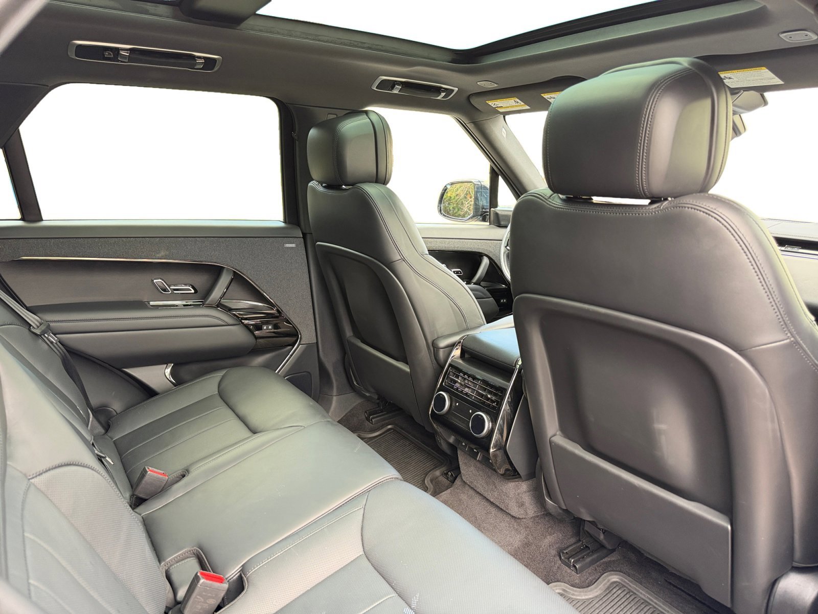 Used 2024 Land Rover Range Rover Sport Dynamic SE image 20