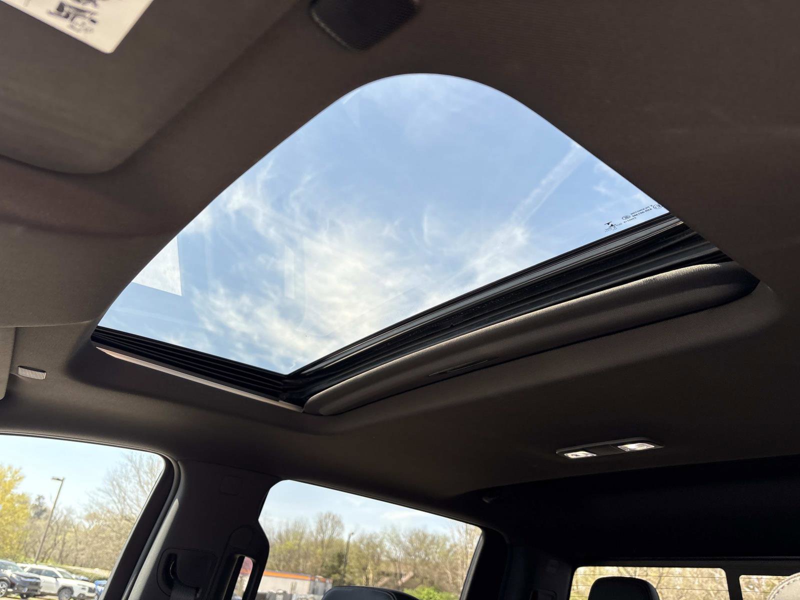 Used 2020 Chevrolet Silverado 1500 High Country w/ Technology Package image 18