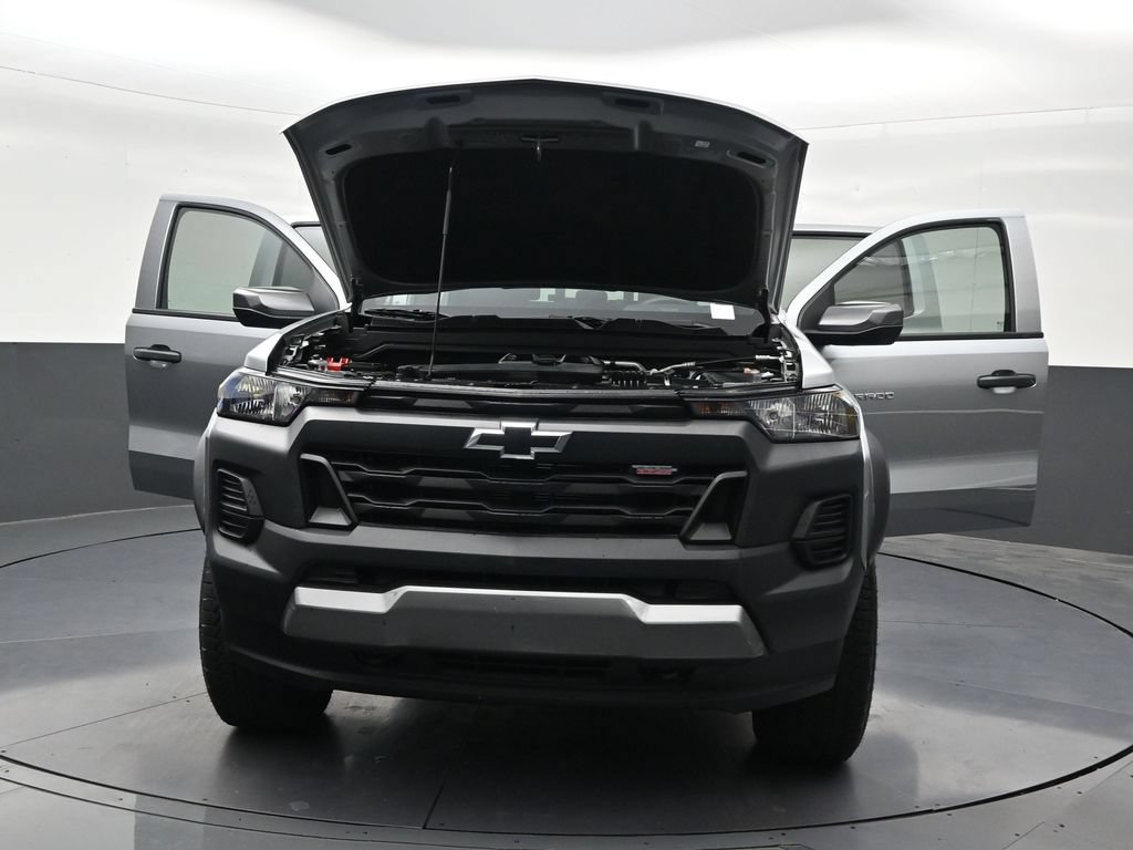 Used 2025 Chevrolet Colorado Trail Boss AWD/4WD image 37