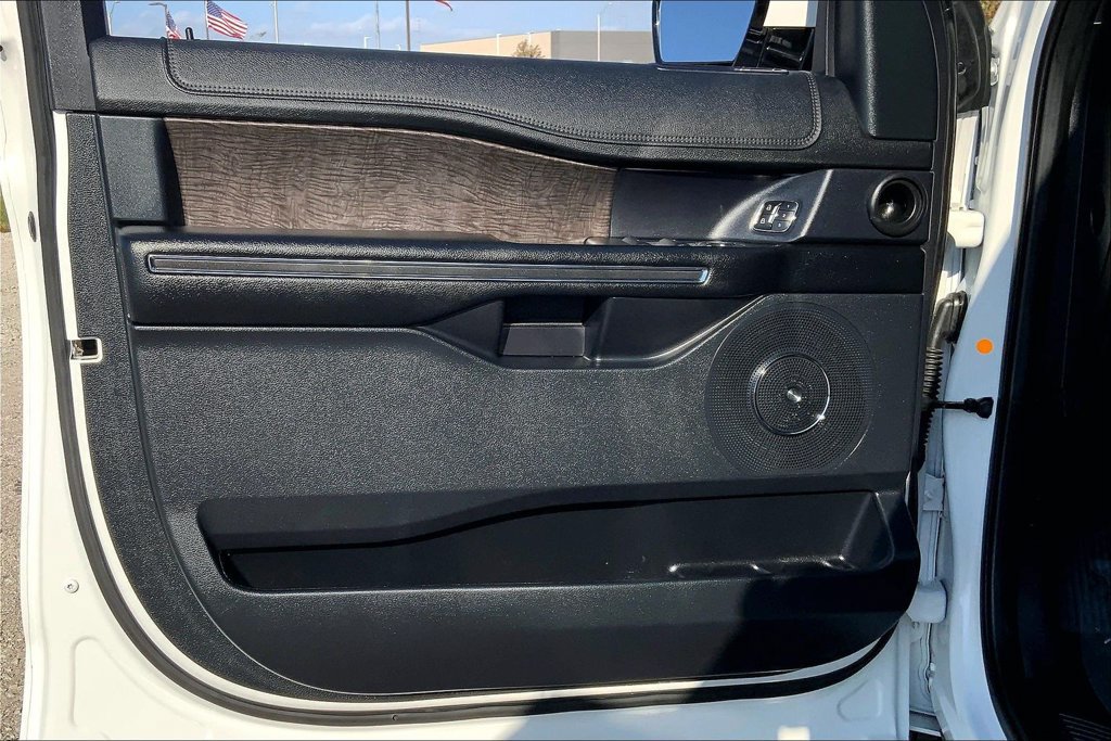 Used 2021 Ford Expedition Limited AWD/4WD image 21