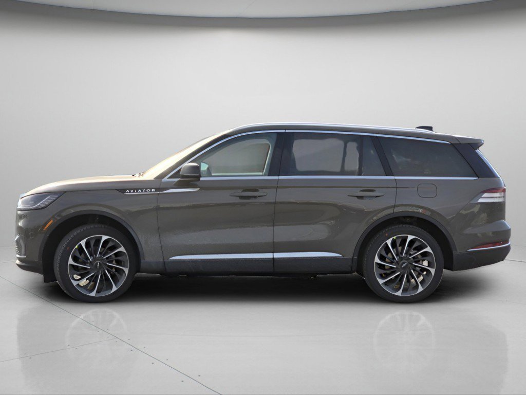 Used 2025 Lincoln Aviator Reserve w/ Equipment Group 201A image 17