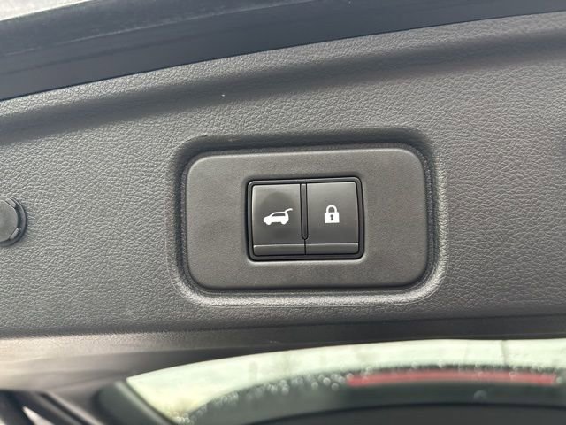 Used 2023 Nissan Pathfinder Platinum w/ Cargo Package image 13