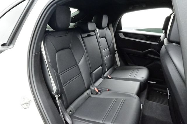 Certified 2025 Porsche Cayenne S AWD/4WD image 17