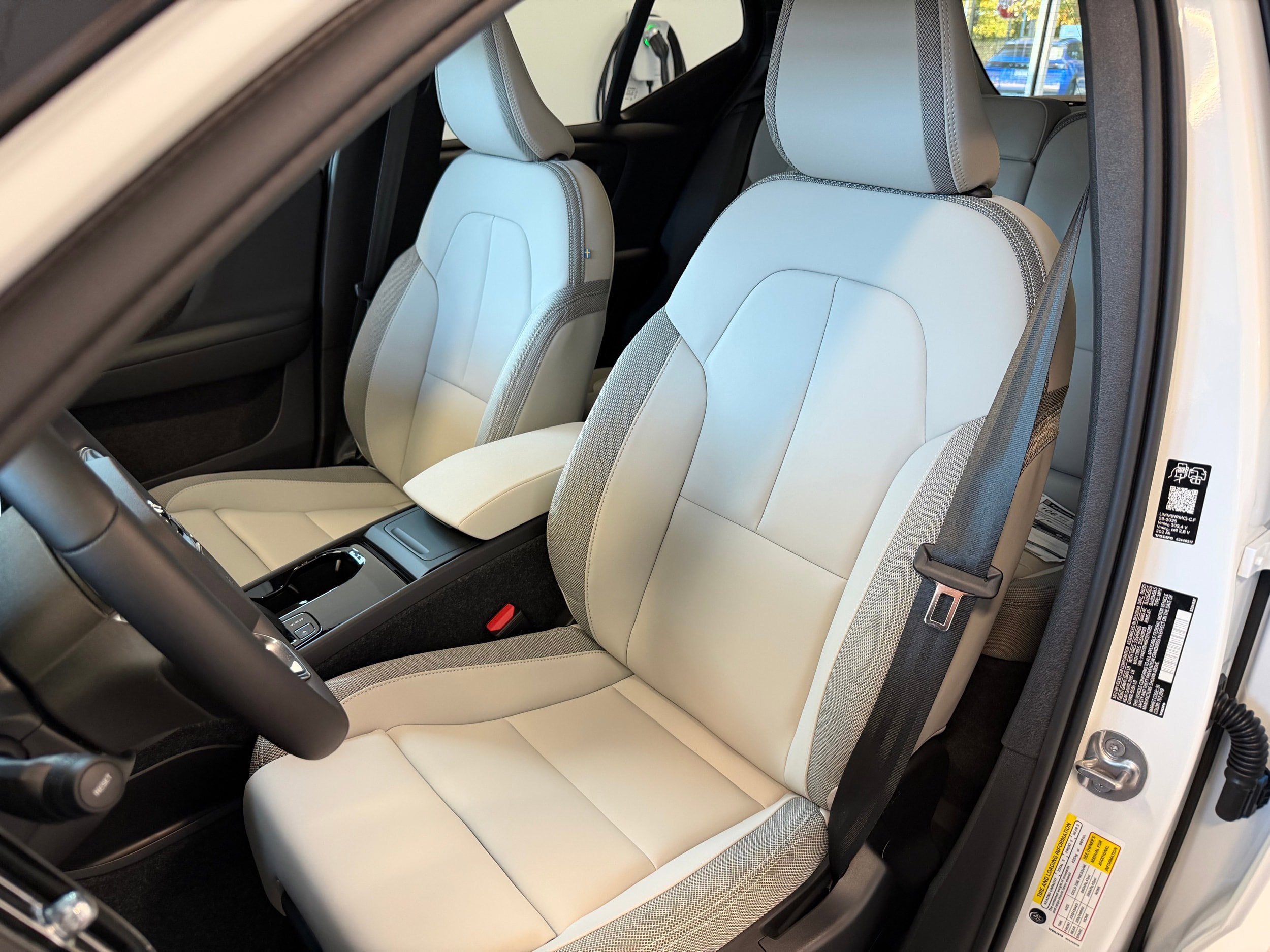 New 2026 Volvo EX40 Plus w/ Climate Package RWD image 16