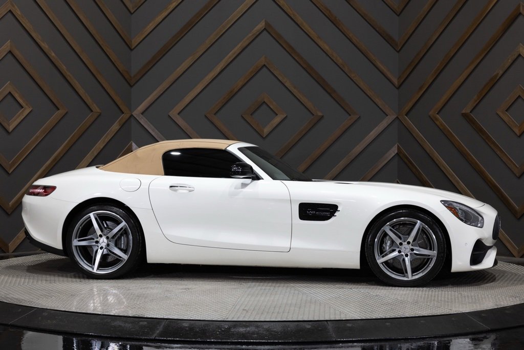 Used 2018 Mercedes-Benz AMG GT Roadster w/ Exclusive Interior Package image 9