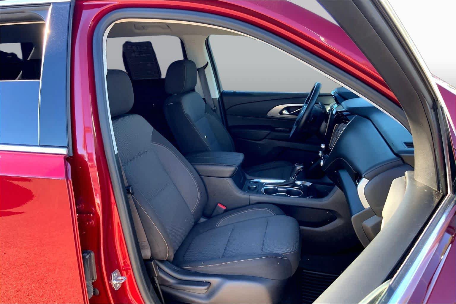 Used 2019 Chevrolet Traverse LT FWD image 9