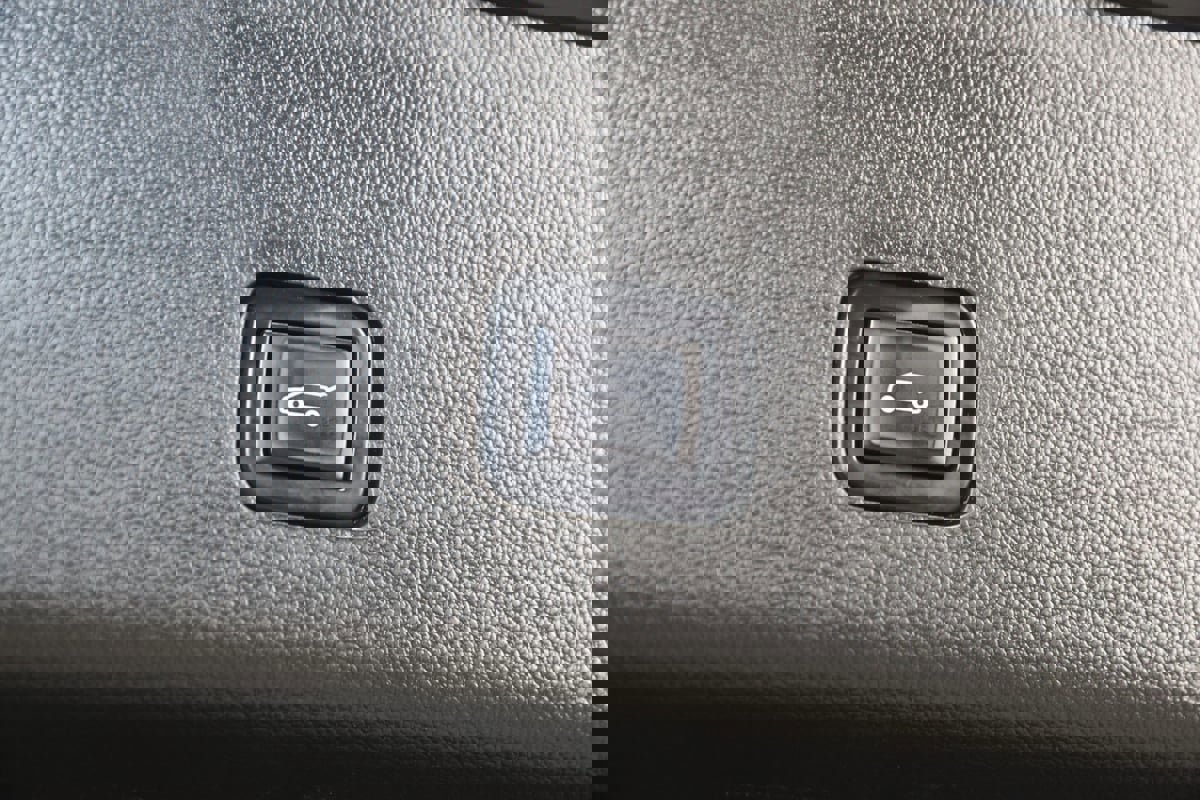 Used 2023 Chevrolet Traverse LT w/ LPO, Cargo Package image 48