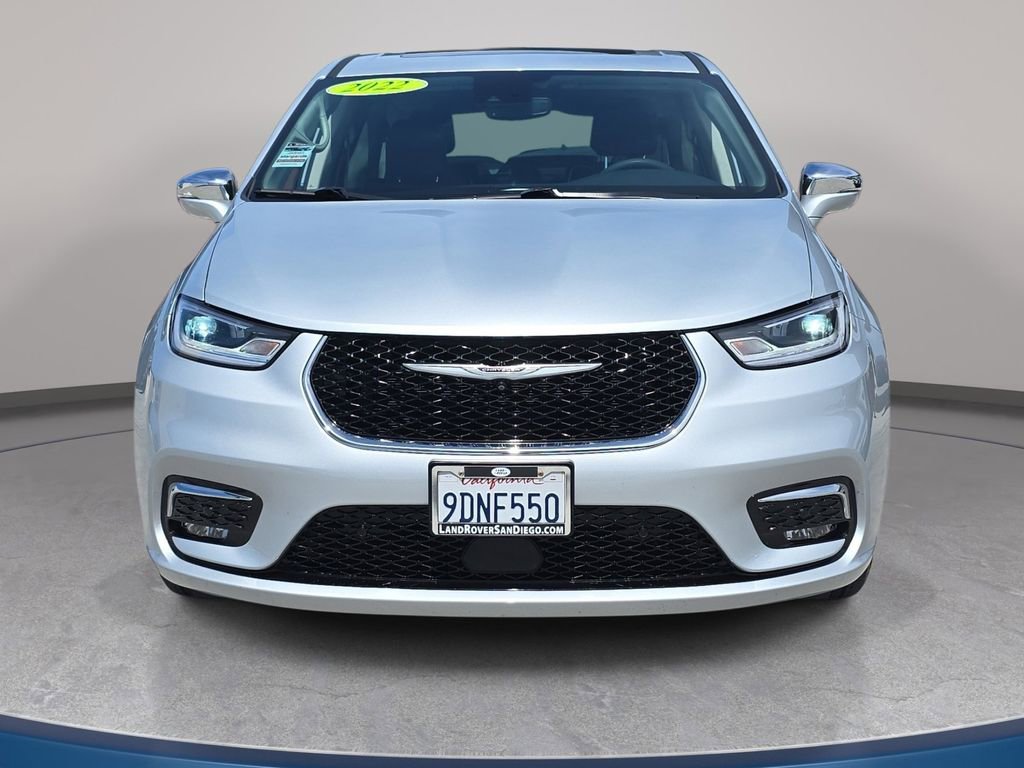 Used 2022 Chrysler Pacifica Limited FWD image 3