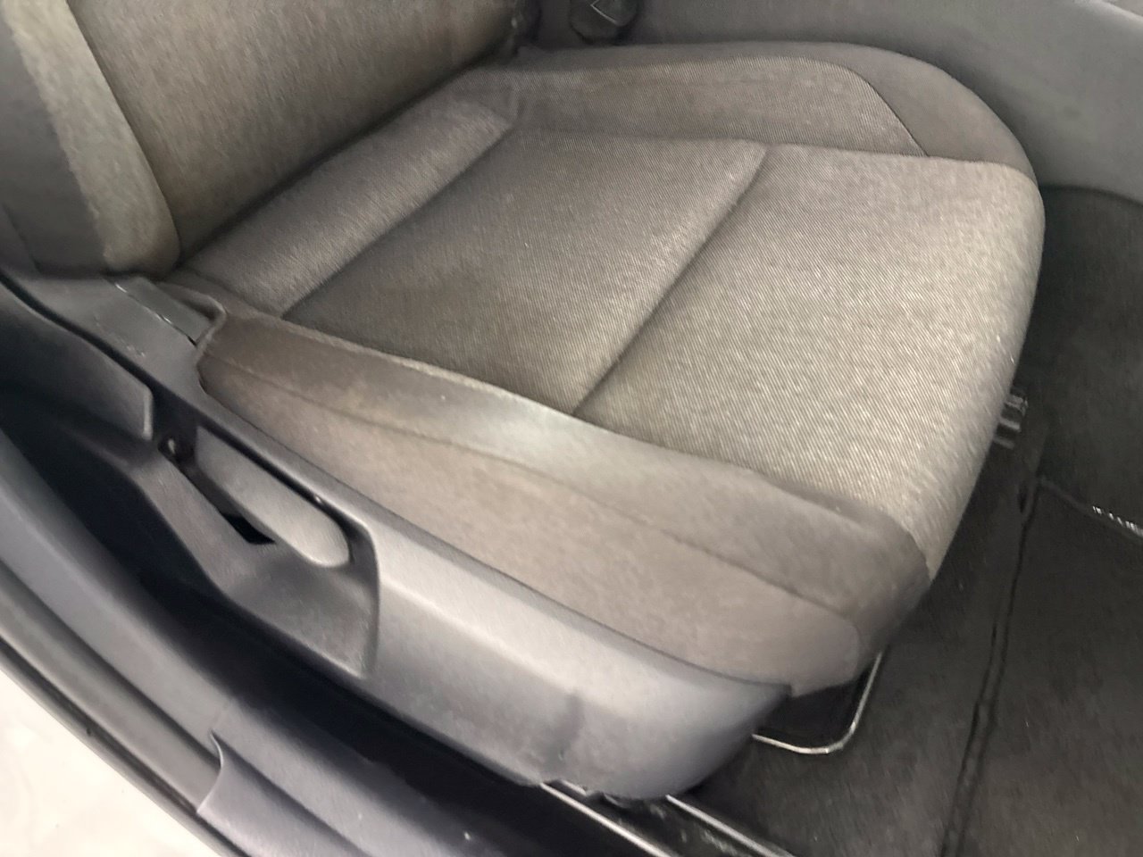 Used 2025 Toyota Camry LE FWD image 29