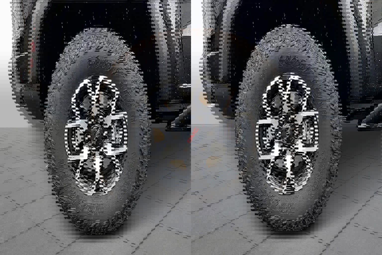 Used 2025 GMC Canyon AT4 w/ AT4X Package image 10