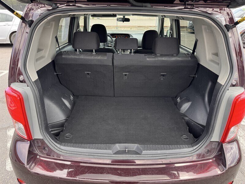 Used 2015 Scion xB FWD image 22