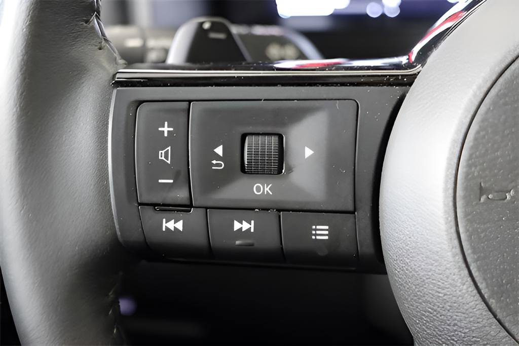 Used 2024 Nissan Rogue SL w/ SL Premium Package image 17