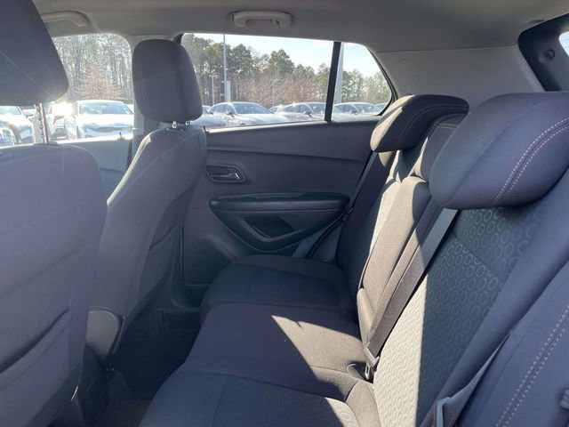 Used 2022 Chevrolet Trax LS w/ Tint and Cruise Package image 24