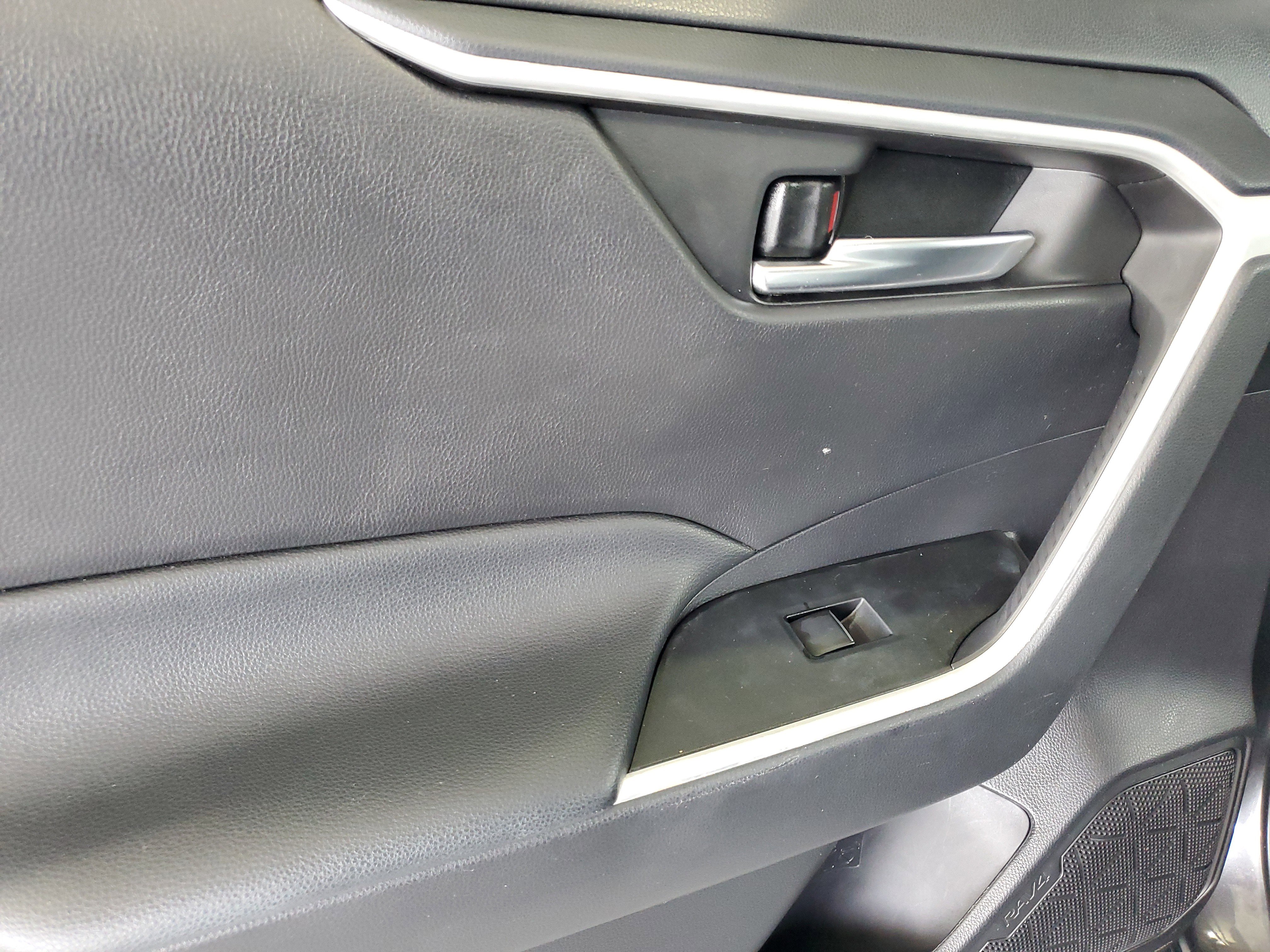 Used 2021 Toyota RAV4 XLE Premium FWD image 13