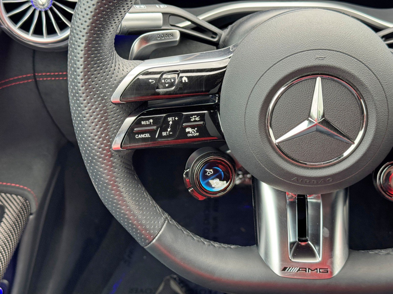 Used 2025 Mercedes-Benz SL 63 AMG S e Performance 4MATIC image 23