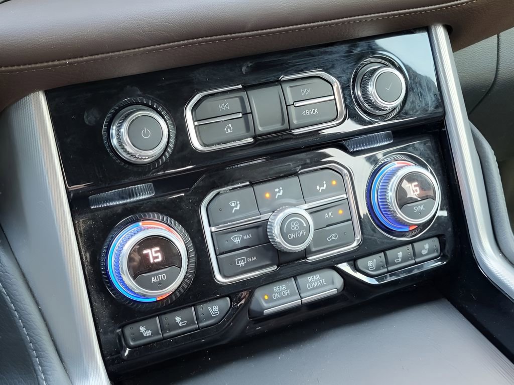 Used 2022 GMC Yukon XL Denali image 17