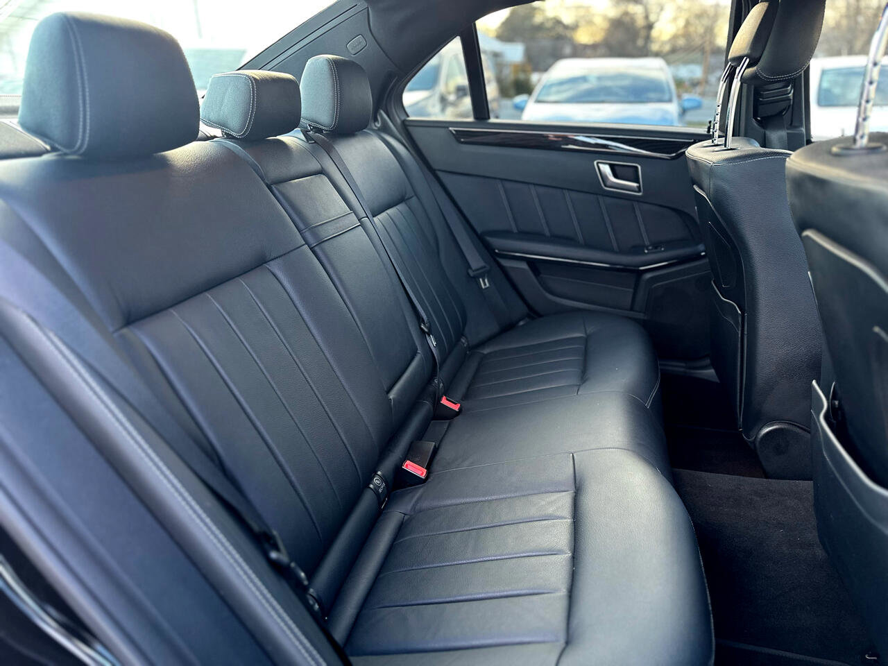 Used 2016 Mercedes-Benz E 400 Sedan image 33