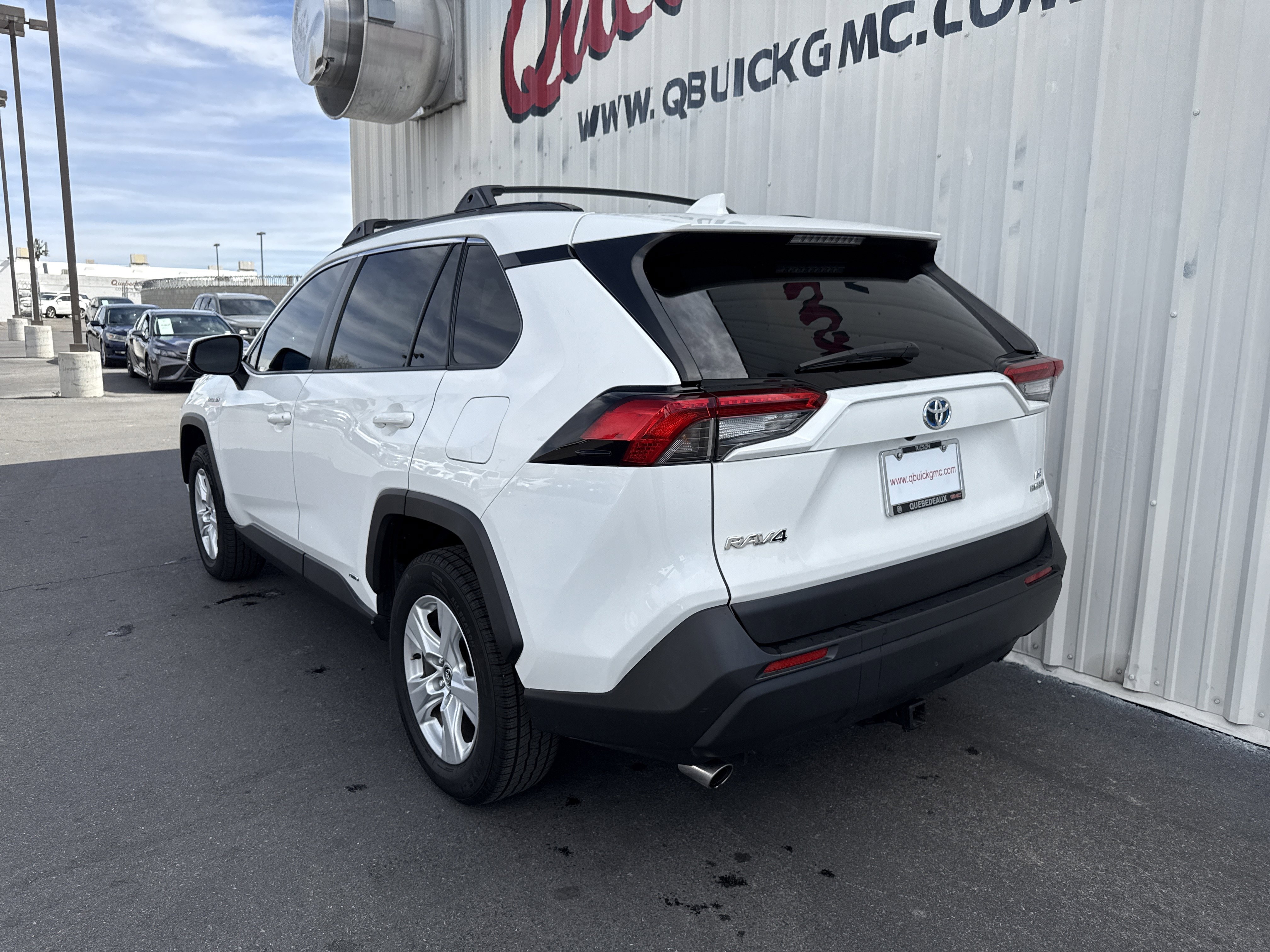 Used 2020 Toyota RAV4 LE image 9
