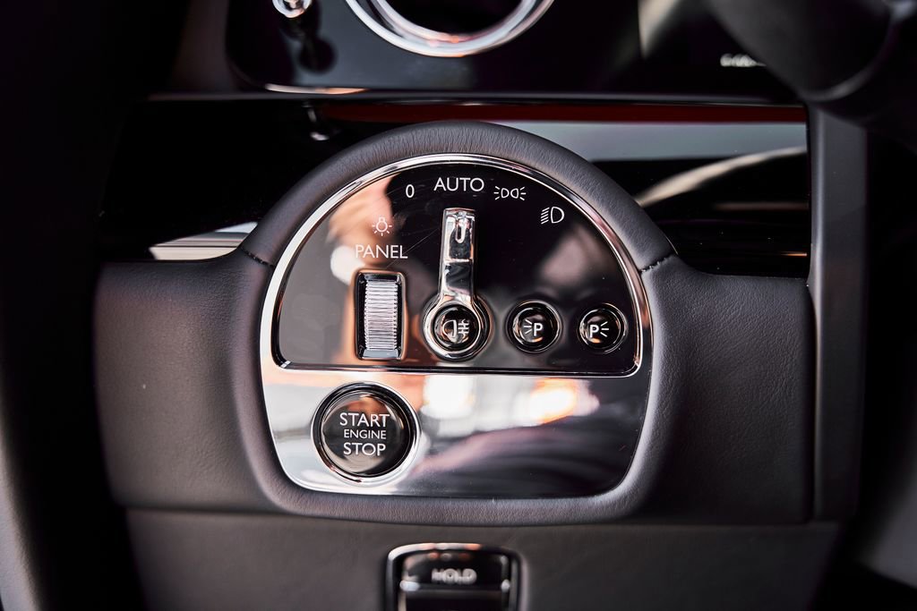 Used 2025 Rolls-Royce Spectre w/ Spectre Launch Package image 48