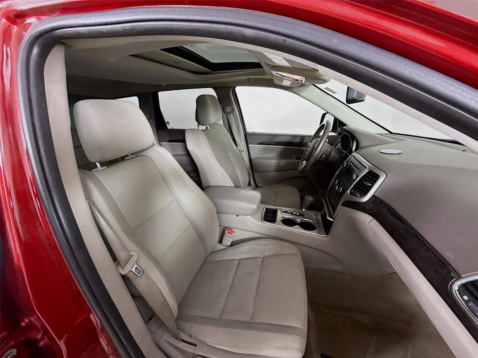 Used 2011 Jeep Grand Cherokee Laredo w/ Security & Convenience Group AWD/4WD image 25