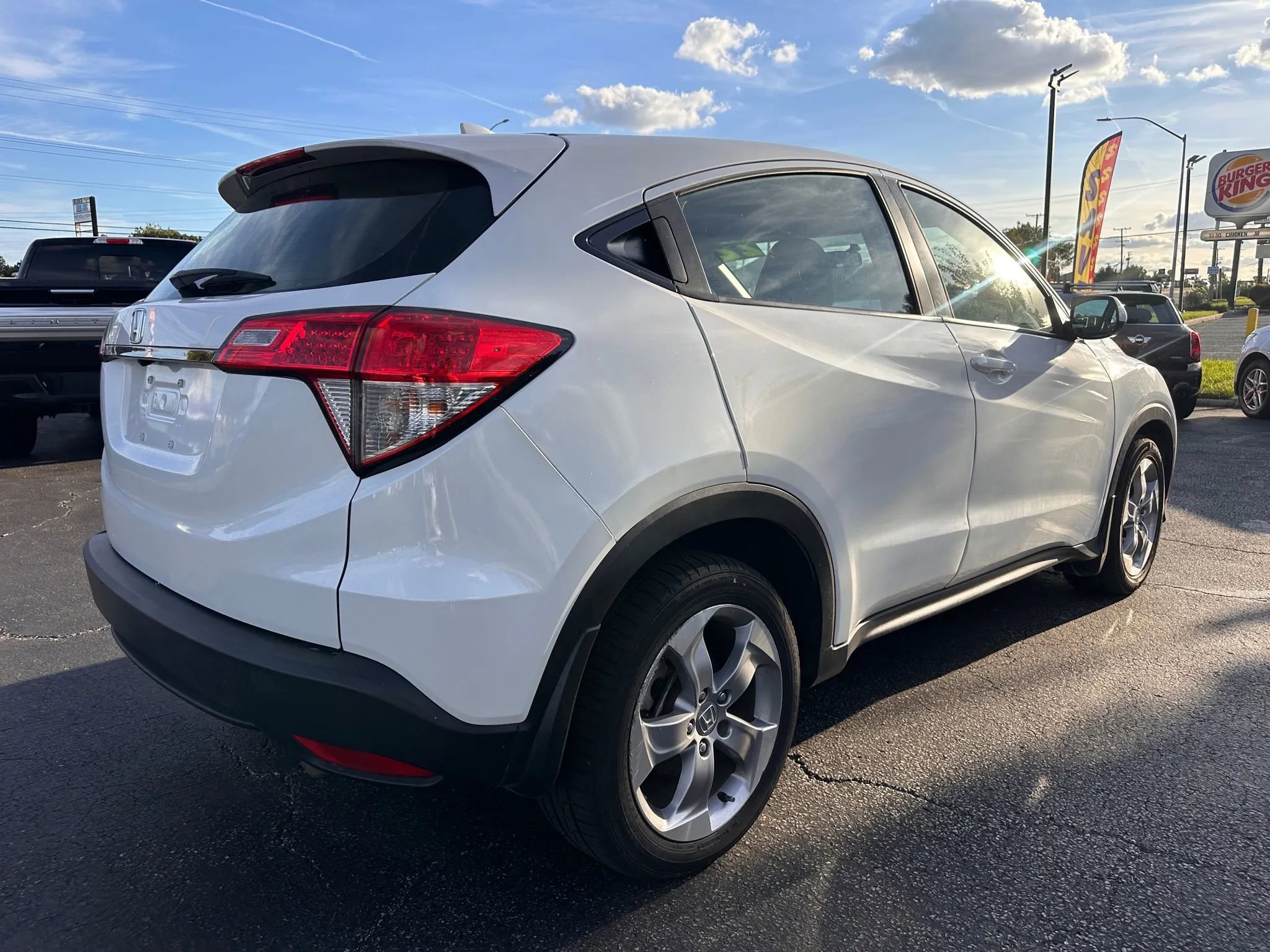 Used 2022 Honda HR-V LX image 5