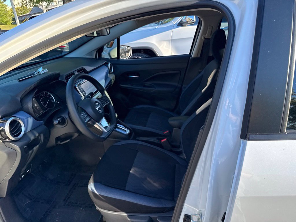 Used 2025 Nissan Versa SV w/ Trunk Package FWD image 9