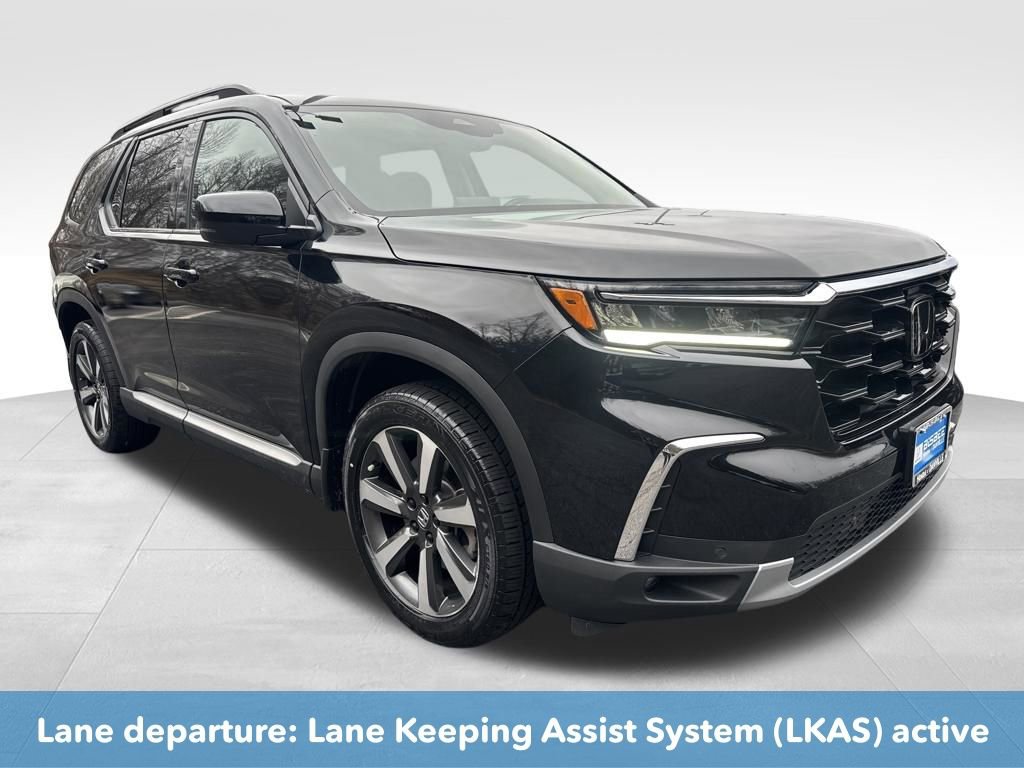 Used 2024 Honda Pilot Touring image 11