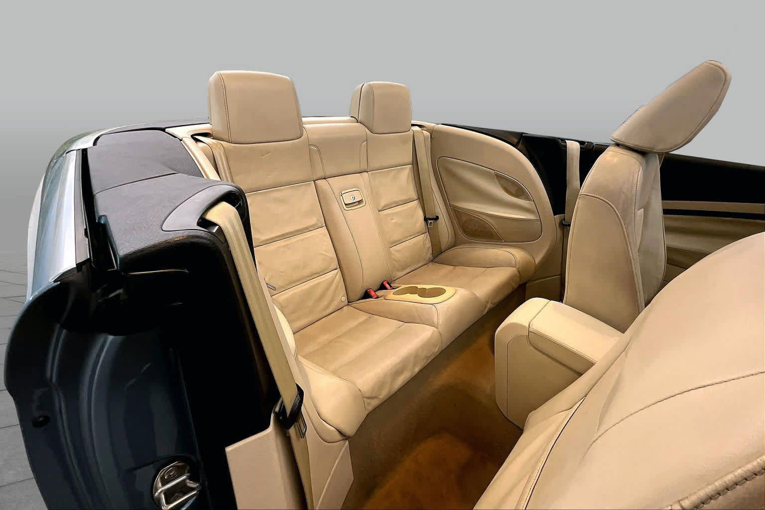 Used 2012 Volkswagen Eos Executive FWD image 18
