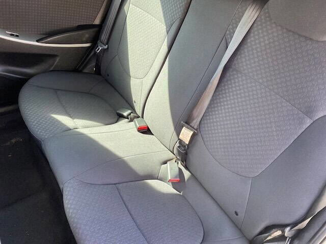 Used 2014 Hyundai Accent SE image 8