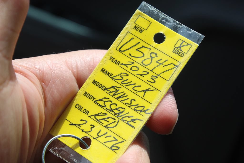 Used 2023 Buick Envision Essence FWD image 37