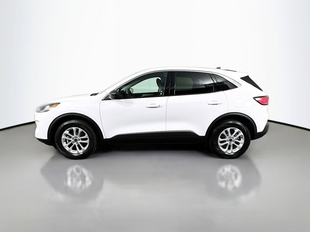 Used 2022 Ford Escape SE AWD/4WD image 2