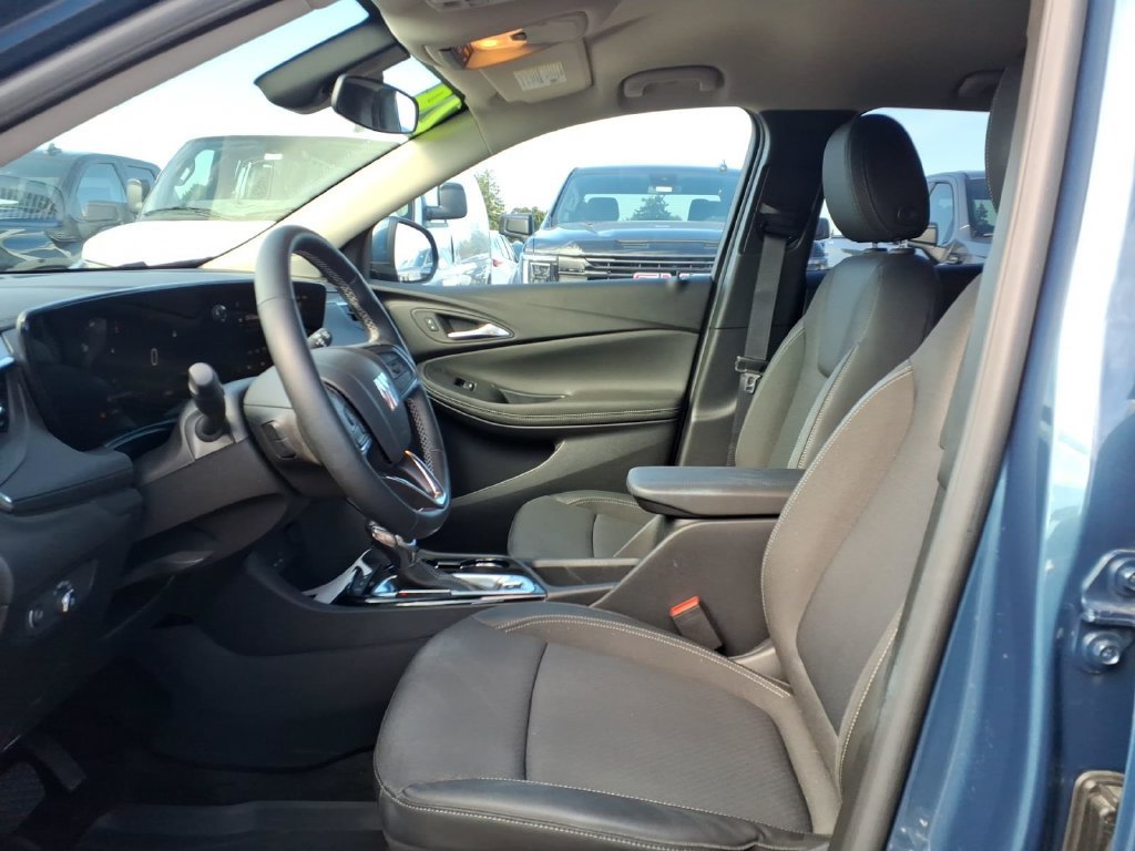 Used 2024 Buick Encore GX Preferred w/ Comfort Package AWD/4WD image 12
