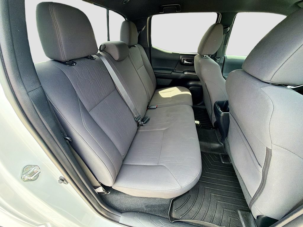 Used 2018 Toyota Tacoma TRD Off-Road AWD/4WD image 28