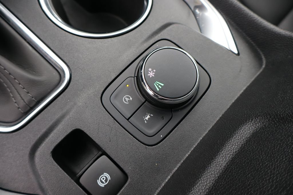 Used 2023 Chevrolet Traverse LT image 25