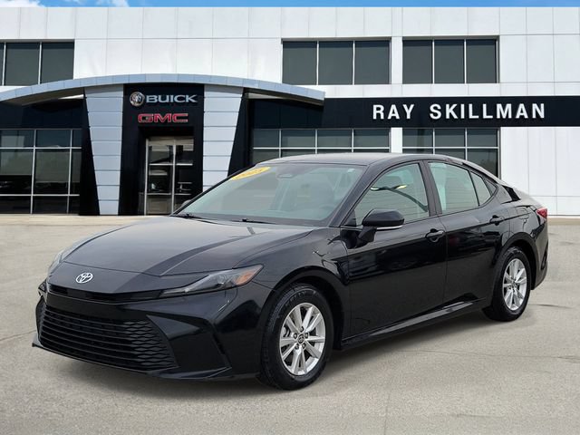 Used 2025 Toyota Camry LE FWD image 3