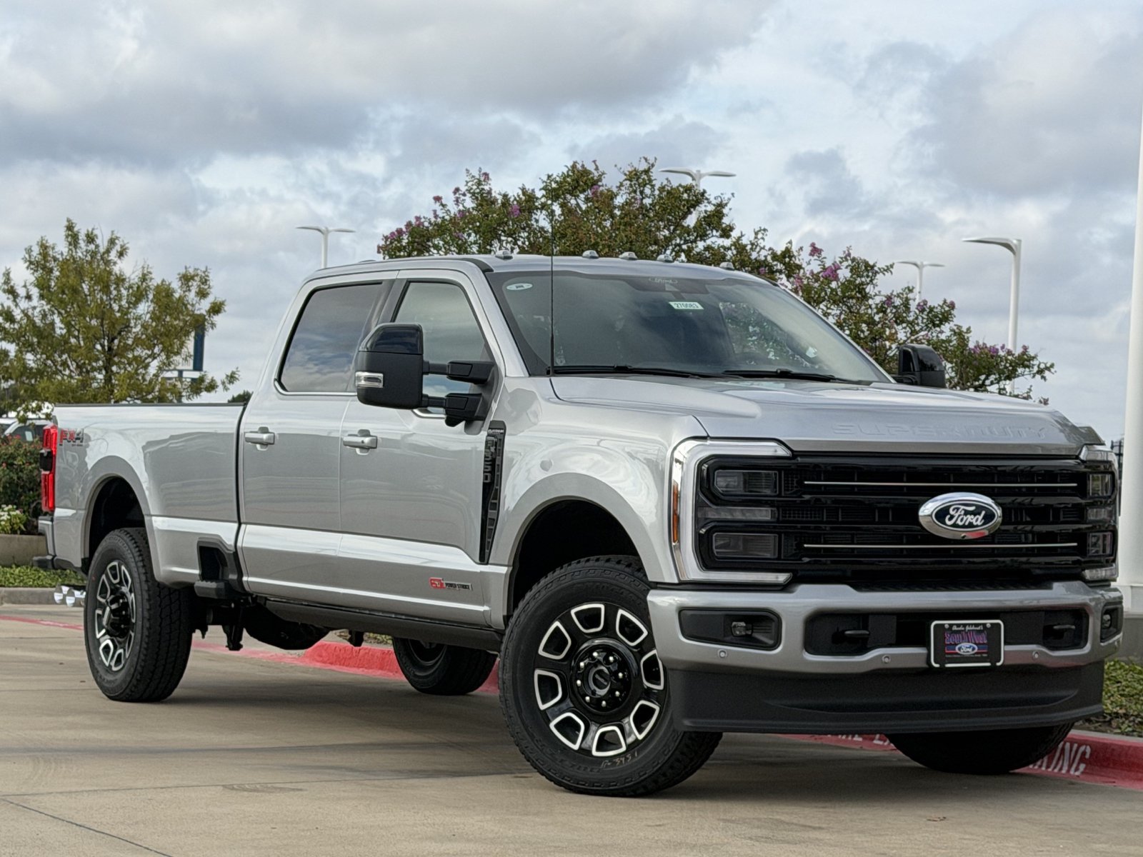 New 2027 Ford F350 Platinum w/ FX4 Off-Road Package AWD/4WD image 2