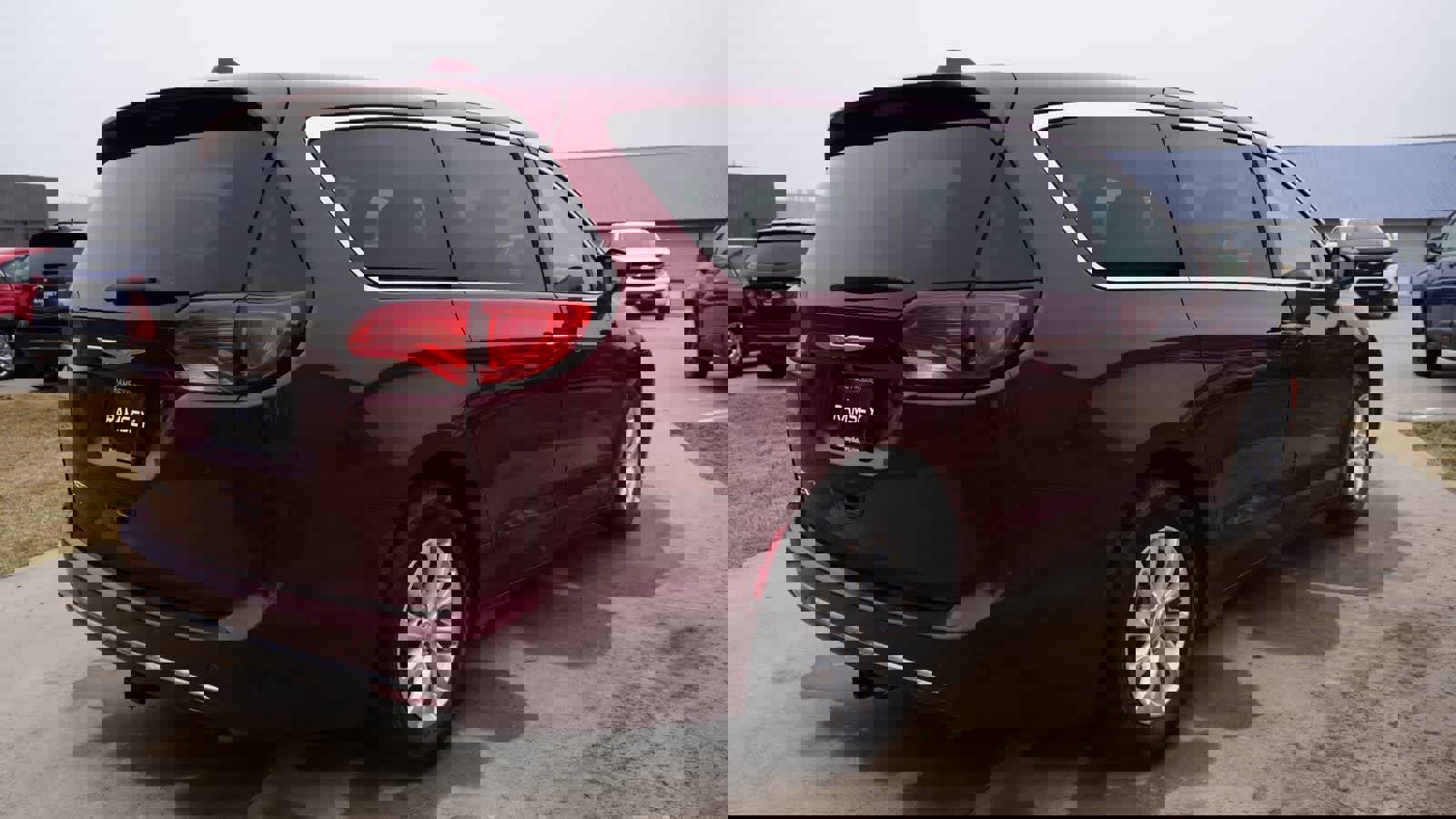 Used 2019 Chrysler Pacifica Touring Plus w/ Advanced Safetytec Group image 6