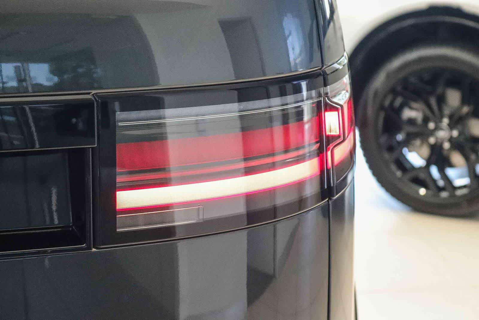 New 2026 Land Rover Discovery Dynamic SE AWD/4WD image 5