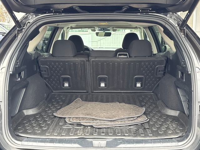 Used 2022 Subaru Outback Premium image 10