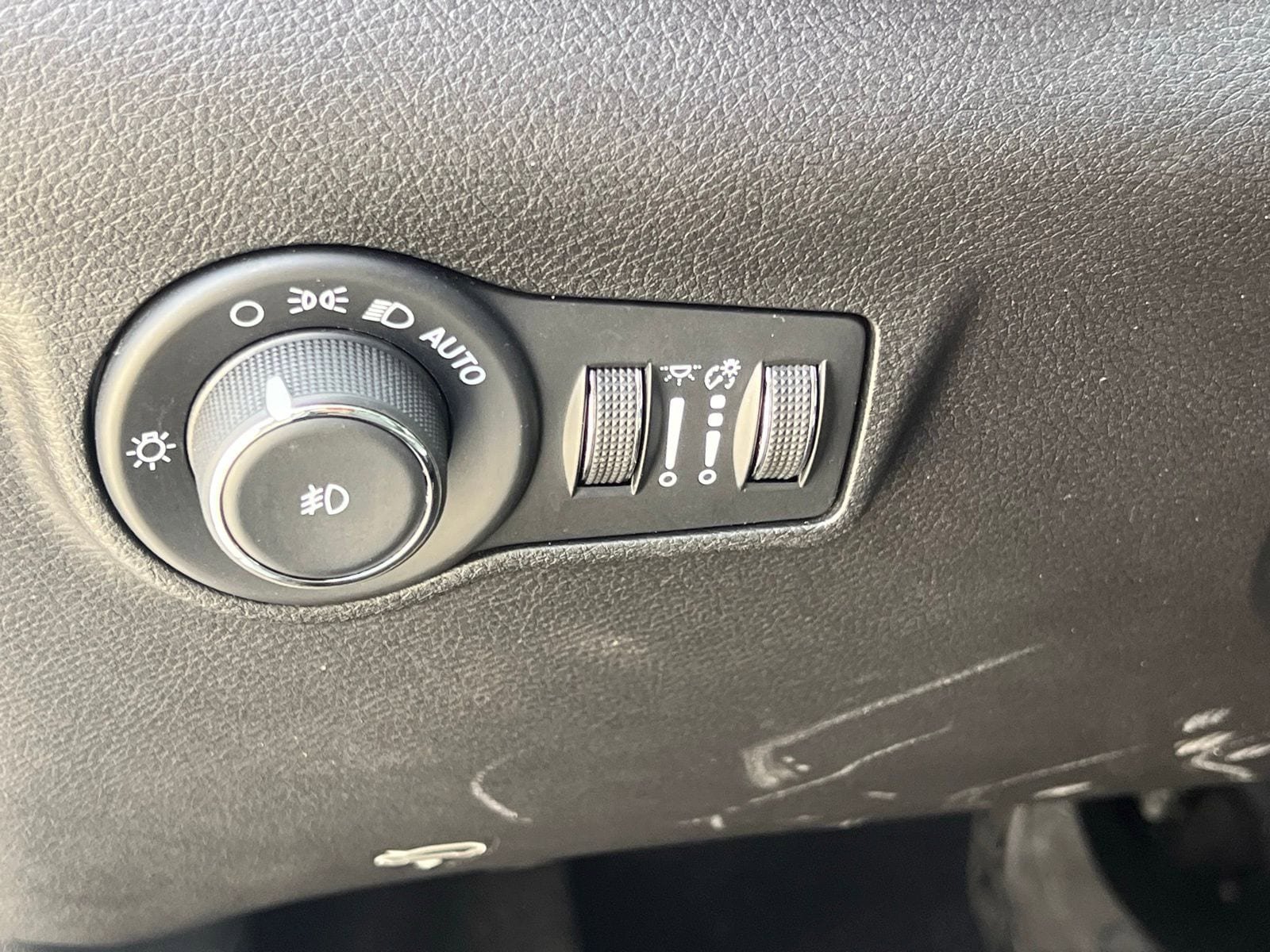 Used 2024 Jeep Compass Latitude AWD/4WD image 24