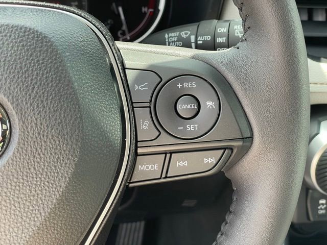 Used 2025 Toyota RAV4 XLE w/ Convenience Package AWD/4WD image 15