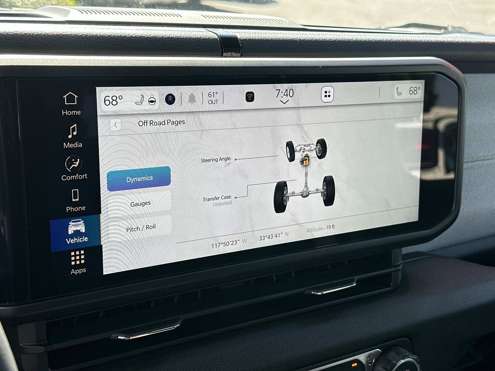 Used 2024 Jeep Wrangler Unlimited Sport image 35