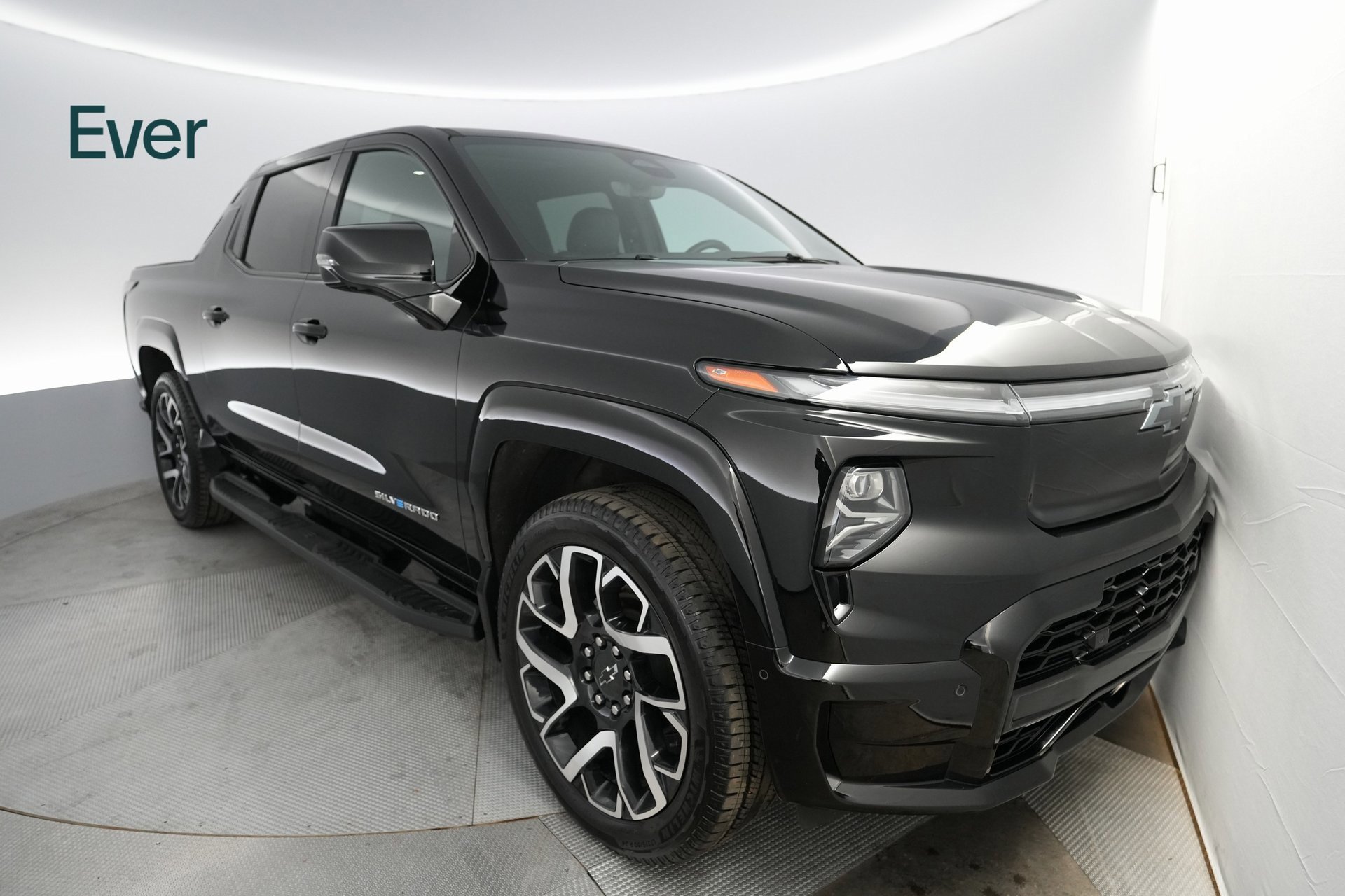 Used 2024 Chevrolet Silverado EV RST image 2