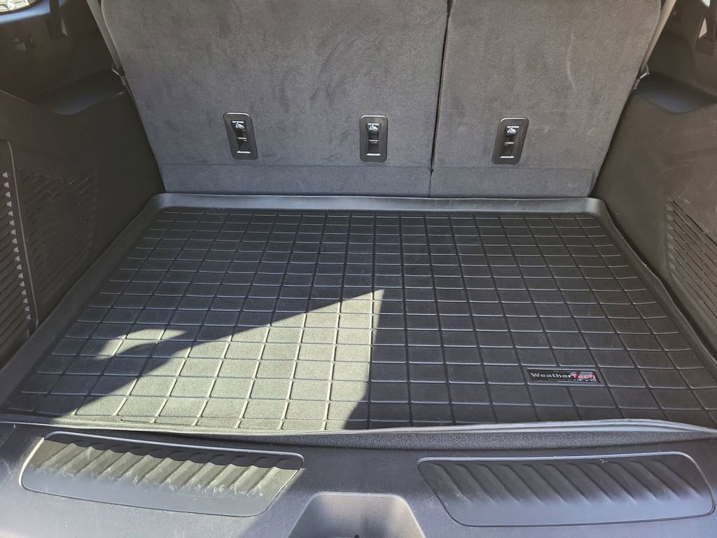 Certified 2024 GMC Yukon XL SLT w/ SLT Luxury Package image 26