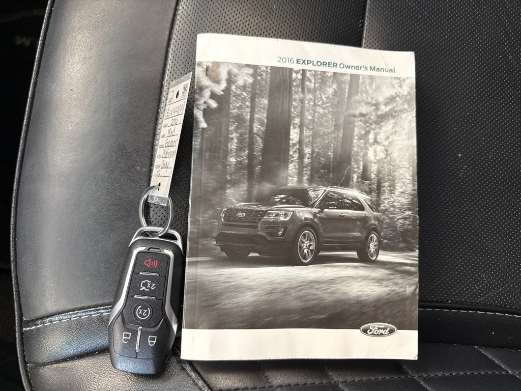 Used 2016 Ford Explorer Platinum AWD/4WD image 32