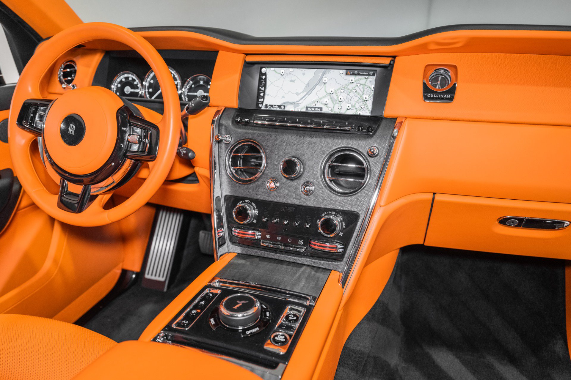 Used 2020 Rolls-Royce Cullinan AWD/4WD image 35