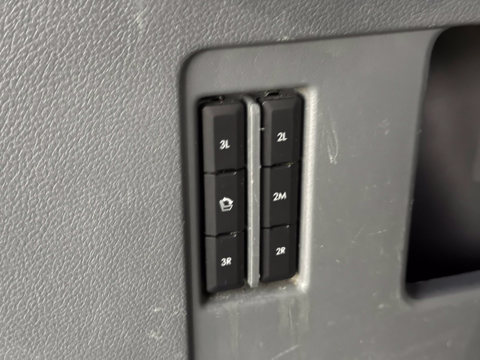 Used 2018 Lincoln Navigator Select RWD image 50