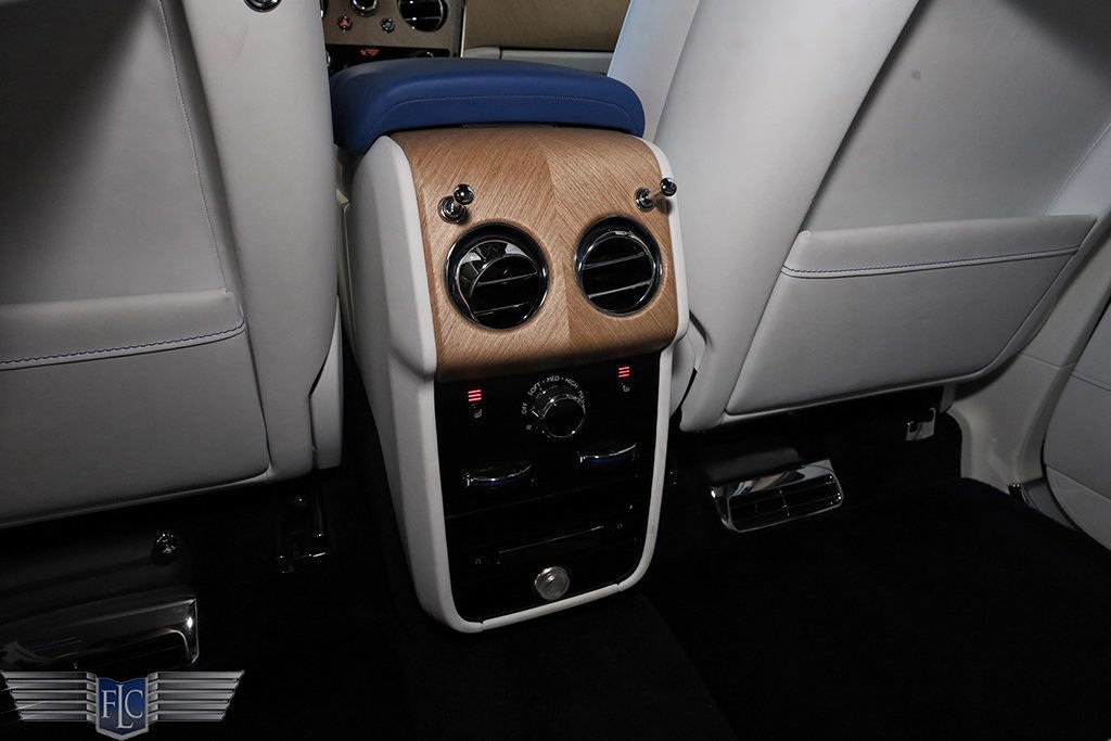 Used 2021 Rolls-Royce Cullinan image 24